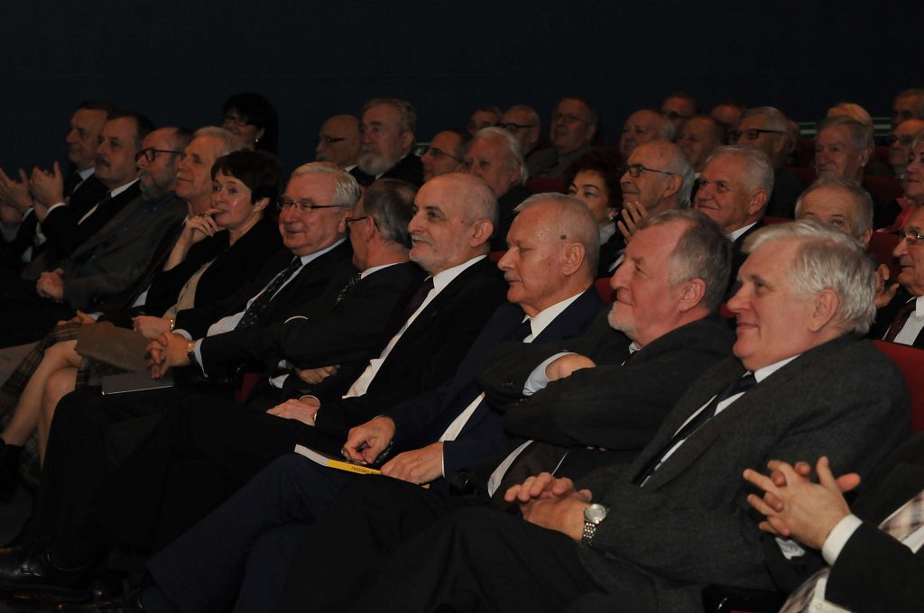 Rektor Politechniki Łódzkiej prof. dr hab. inż. Stanisław Bielecki, dziekani wydziałów i zaproszeni na sesję SWPŁ goście.